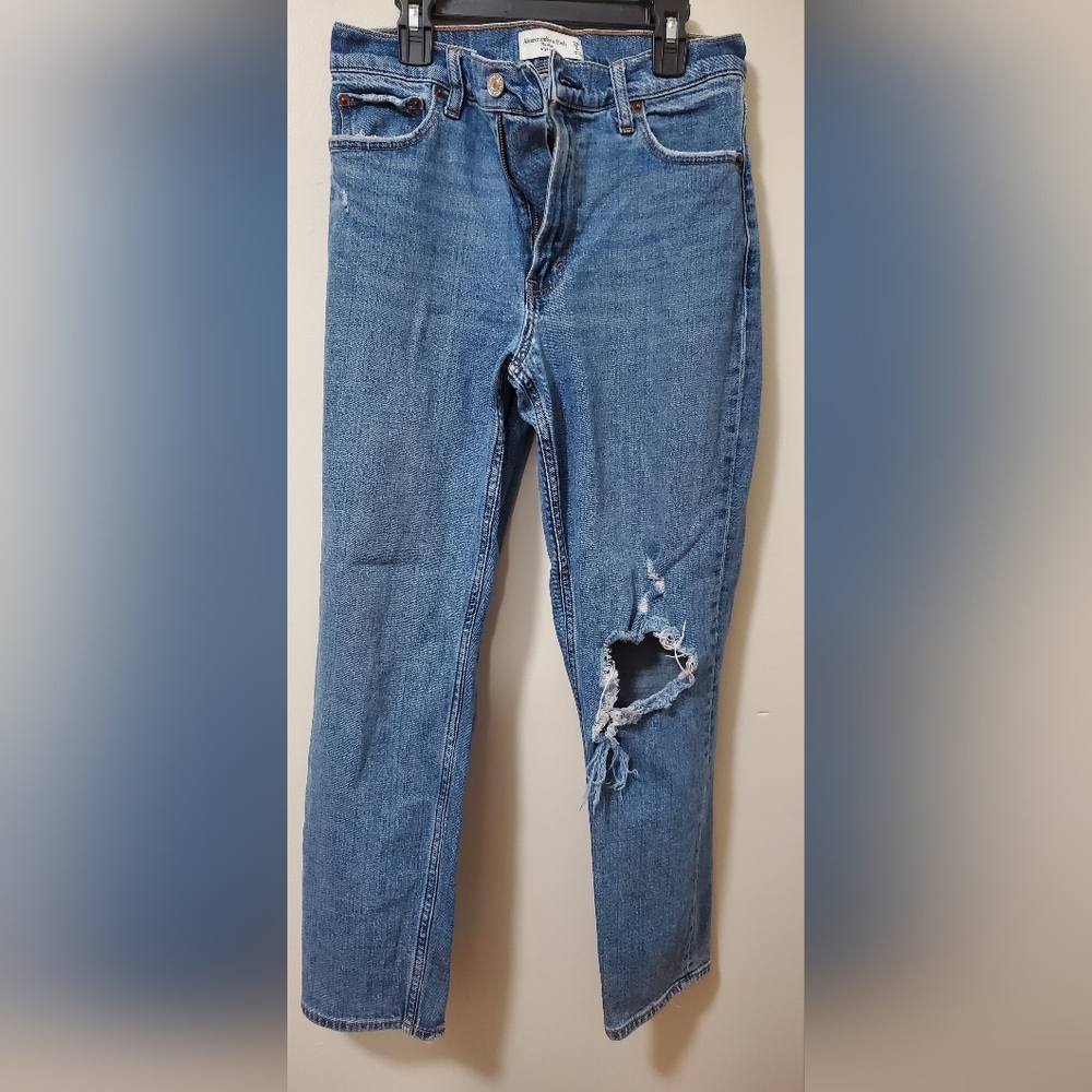 Medium-Wash Distressed Ripped Mom Jeans (Size 6)